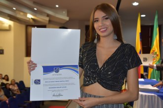 Ceremonia entrega de becas Bruno Mantilla Pinto