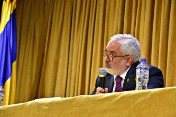 “Los asuntos del Derecho están relacionados con la piel de la gente y su cotidianidad”, Francisco J. Ansuátegui en la Uniautónoma