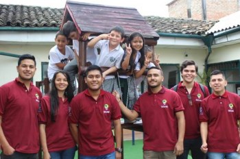 Uniautónoma conmemora Día del Agua con niños del Guillermo León Valencia