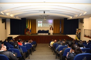 “Debemos entrenar a la voz interior que llamamos ‘pensamiento’, Magda Yandar en el taller de programación neurolingüística para el éxito profesional