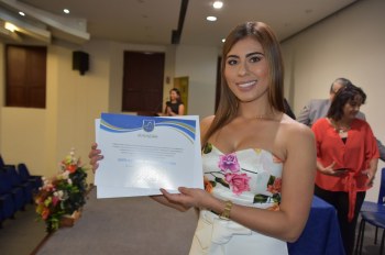 Ceremonia entrega de becas Bruno Mantilla Pinto