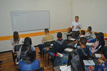 Uniautónoma recibe visita del CNA 