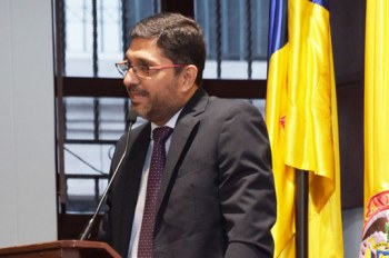 “Hay autores que trabajan el Derecho a la Vida pensando en cuándo morir, cómo morir y dónde morir, porque uno debería poder decidir”, Franklin Fajardo en la Uniautónoma del Cauca