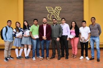 Uniautónoma premia a Ganadores del III Intercolegiado de Robótica