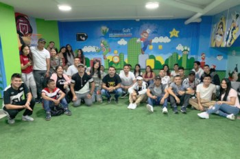 Uniautónomos de visita empresarial en el Eje Cafetero